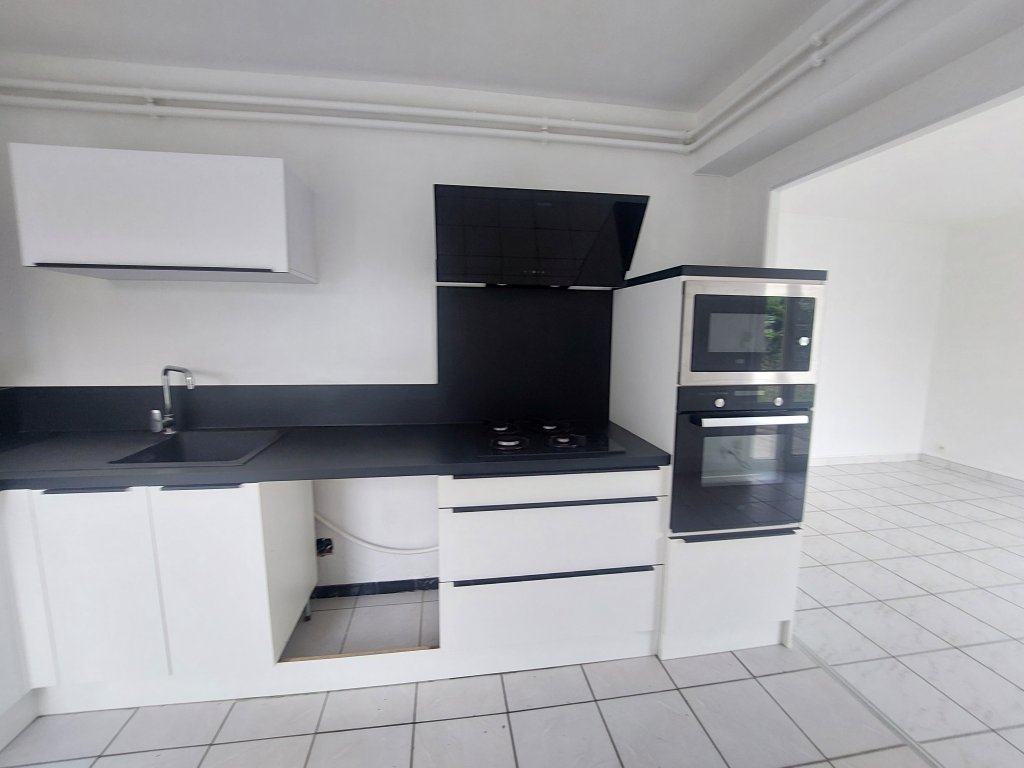 MAISON A LOUER - ST CYPRIEN - 78.36 m2 - 900 &euro; charges comprises par mois