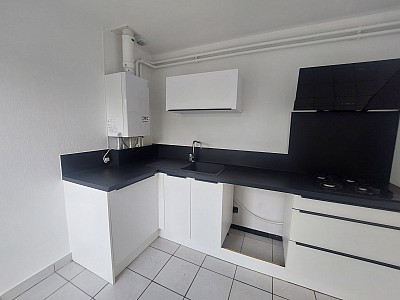 MAISON A LOUER - ST CYPRIEN - 78.36 m2 - 900 € charges comprises par mois