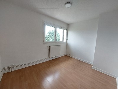 MAISON A LOUER - ST CYPRIEN - 78.36 m2 - 900 € charges comprises par mois