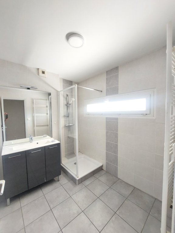 MAISON A LOUER - ST CYPRIEN - 78.36 m2 - 900 &euro; charges comprises par mois