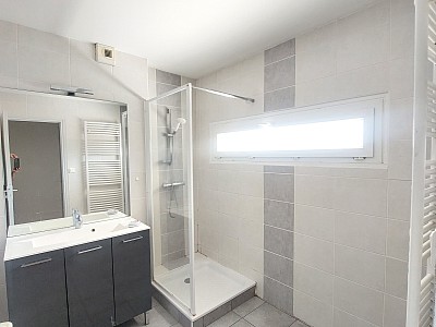 MAISON A LOUER - ST CYPRIEN - 78.36 m2 - 900 € charges comprises par mois