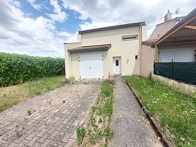 MAISON A LOUER - ST CYPRIEN - 78.36 m2 - 900 € charges comprises par mois
