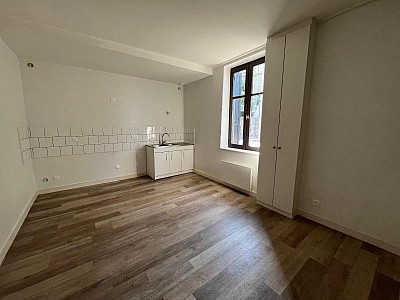 MAISON A LOUER - ST ETIENNE - 56.5 m2 - 640 € charges comprises par mois