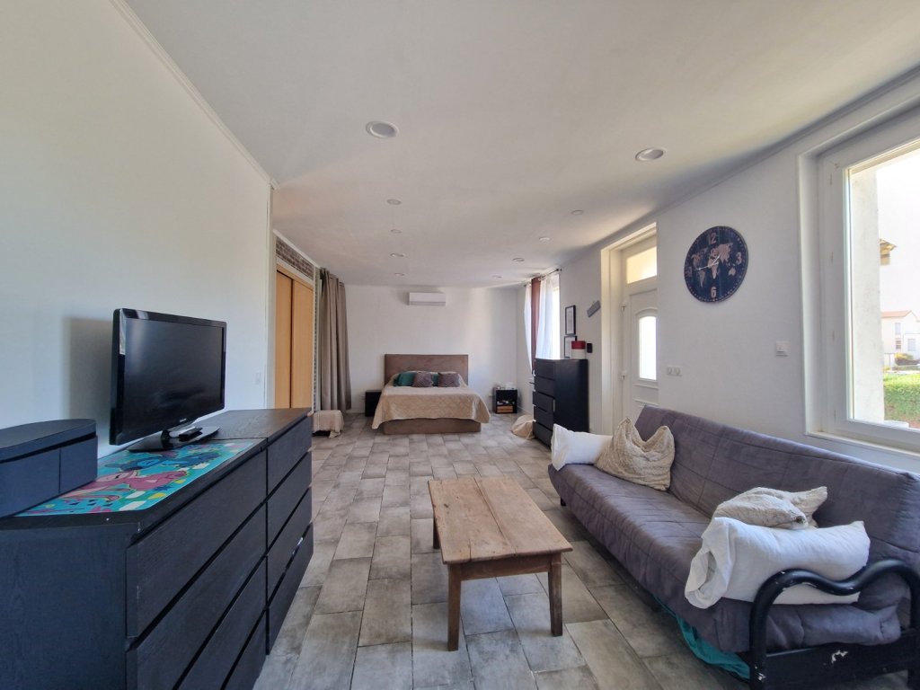 MAISON A LOUER - ST MARCELLIN EN FOREZ - 125.59 m2 - 1 200 &euro; charges comprises par mois