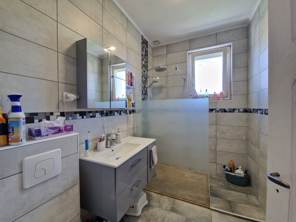 MAISON A LOUER - ST MARCELLIN EN FOREZ - 125.59 m2 - 1 200 &euro; charges comprises par mois