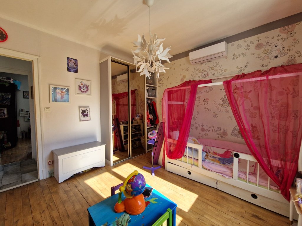 MAISON A LOUER - ST MARCELLIN EN FOREZ - 125.59 m2 - 1 200 &euro; charges comprises par mois