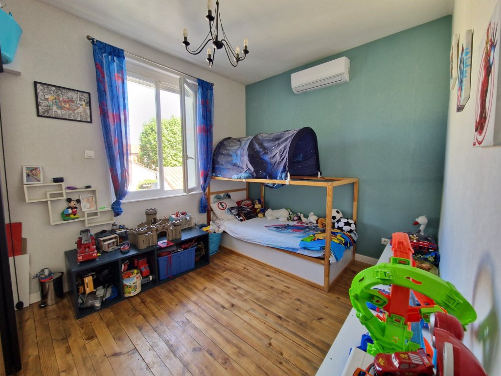 MAISON A LOUER - ST MARCELLIN EN FOREZ - 125.59 m2 - 1 200 &euro; charges comprises par mois