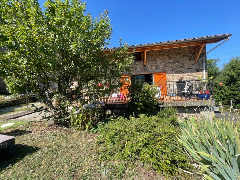 Maison en pierre à Doizieux
