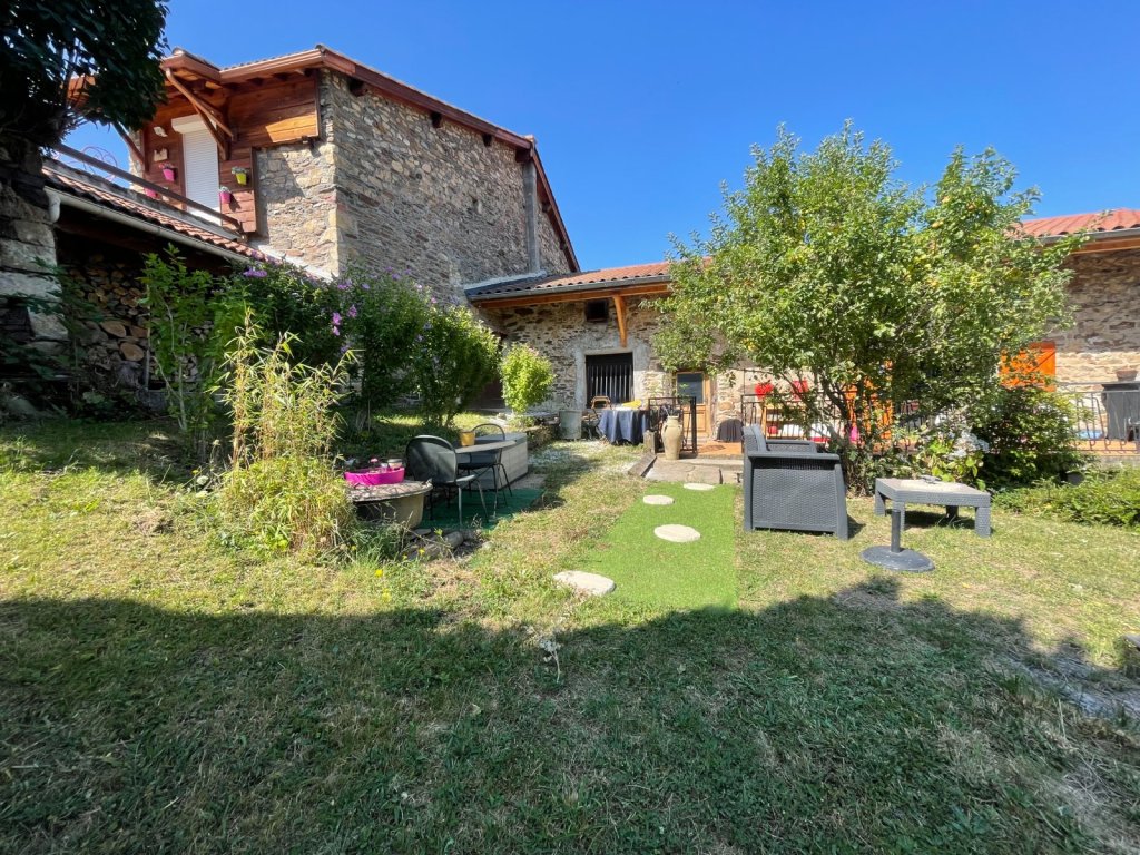 Maison en pierre à Doizieux