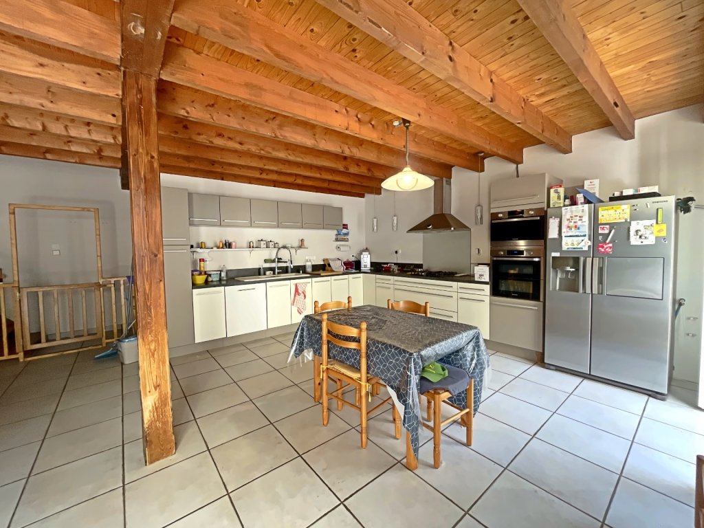Maison de 277 m² avec gîte A VENDRE - SAUVESSANGES - 259.98 m2 - 279 000 &euro;