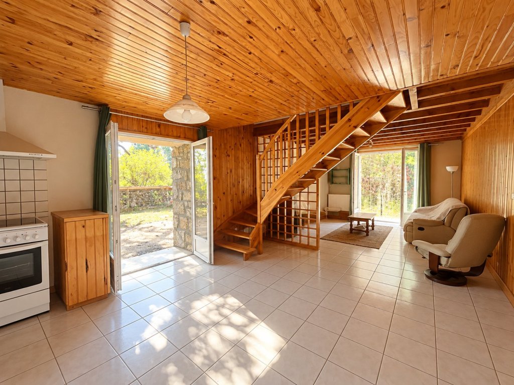 Maison de 277 m² avec gîte A VENDRE - SAUVESSANGES - 259.98 m2 - 279 000 &euro;