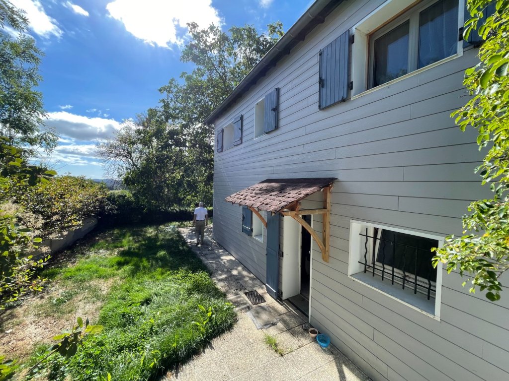 Maison de 277 m² avec gîte A VENDRE - SAUVESSANGES - 259.98 m2 - 279 000 &euro;