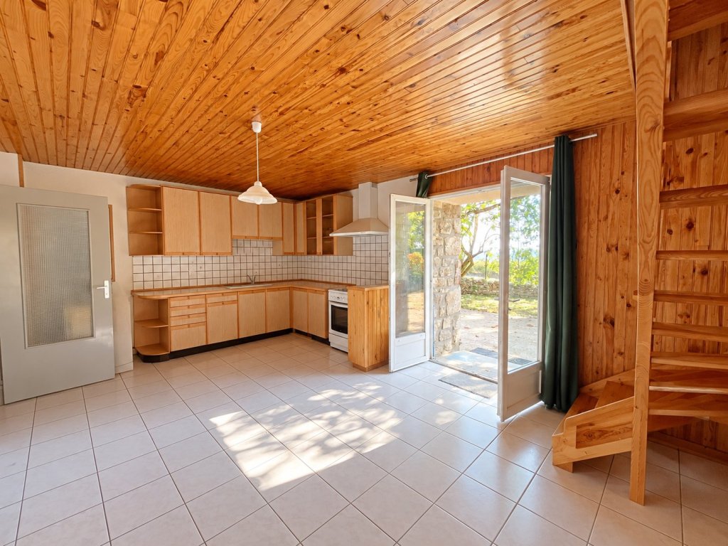 Maison de 277 m² avec gîte A VENDRE - SAUVESSANGES - 259.98 m2 - 279 000 &euro;
