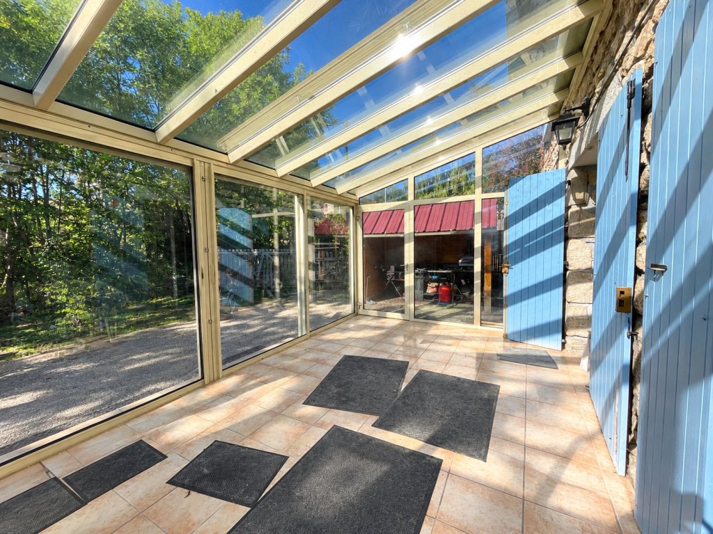 Maison de 277 m² avec gîte A VENDRE - SAUVESSANGES - 259.98 m2 - 279 000 &euro;