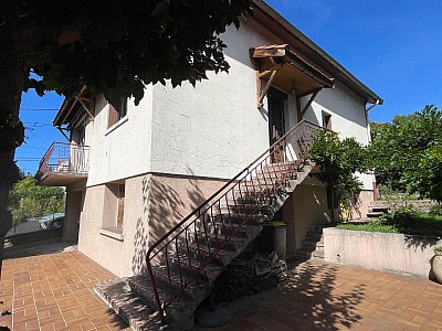 MAISON A VENDRE - ST ETIENNE - 140 m2 - 185 000 €