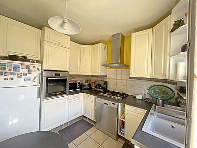 MAISON A VENDRE - ST ETIENNE - 140 m2 - 185 000 €