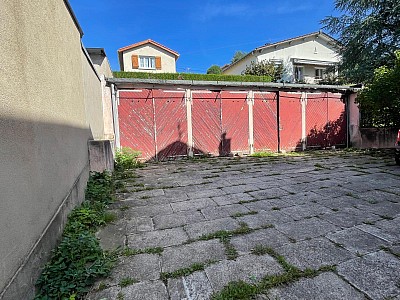 MAISON A VENDRE - ST ETIENNE - 140 m2 - 185 000 €