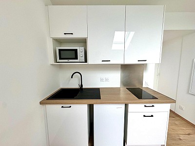 STUDIO A LOUER - ST ETIENNE - 25.1 m2 - 350 € charges comprises par mois
