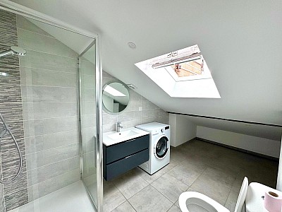STUDIO A LOUER - ST ETIENNE - 25.1 m2 - 350 € charges comprises par mois