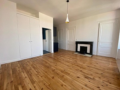 STUDIO A LOUER - ST ETIENNE - 31.01 m2 - 415 € charges comprises par mois