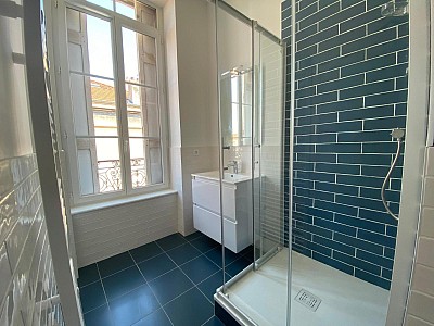 STUDIO A LOUER - ST ETIENNE - 31.01 m2 - 415 € charges comprises par mois