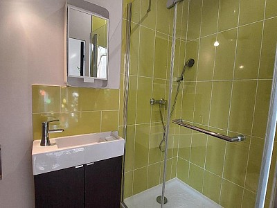 STUDIO A LOUER - ST ETIENNE - 22.76 m2 - 353 € charges comprises par mois