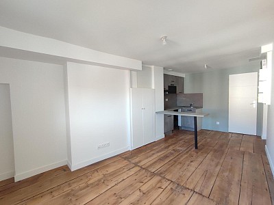 STUDIO A LOUER - ST ETIENNE - 22.17 m2 - 315 € charges comprises par mois