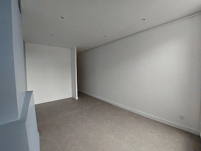 STUDIO A LOUER - ST ETIENNE - 30.85 m2 - 335 € charges comprises par mois