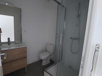 STUDIO A LOUER - ST ETIENNE - 30.85 m2 - 335 € charges comprises par mois