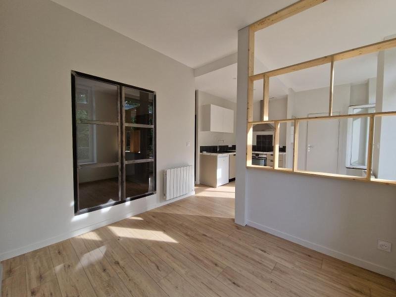 STUDIO A LOUER - ST ETIENNE - 35 m2 - 430 &euro; charges comprises par mois