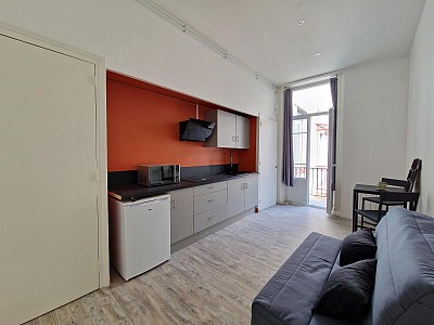 STUDIO A LOUER - ST ETIENNE - 19.47 m2 - 350 € charges comprises par mois