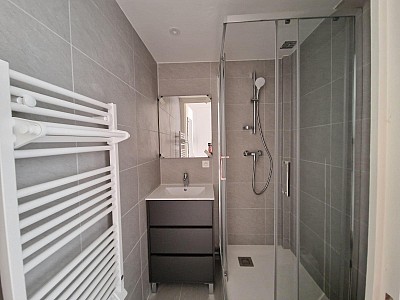 STUDIO A LOUER - ST ETIENNE - 19.47 m2 - 350 € charges comprises par mois