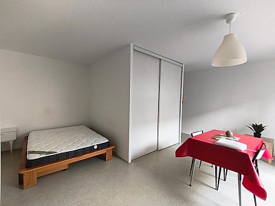 STUDIO A LOUER - ST ETIENNE - 30.25 m2 - 395 € charges comprises par mois