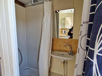 STUDIO A LOUER - ST ETIENNE - 20.06 m2 - 350 € charges comprises par mois