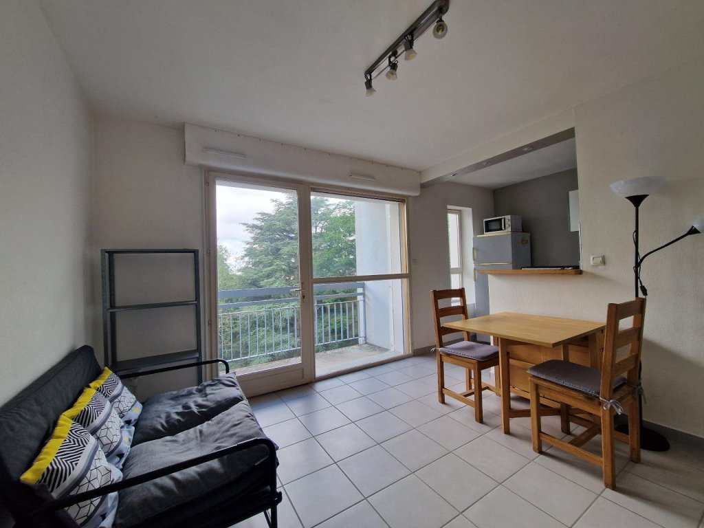 STUDIO A LOUER - ST ETIENNE - 27 m2 - 370 &euro; charges comprises par mois
