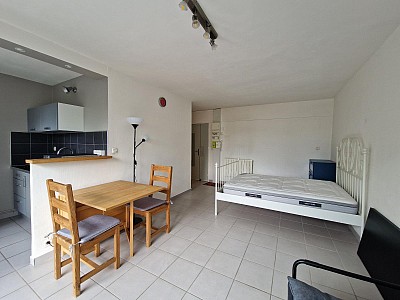 STUDIO A LOUER - ST ETIENNE - 27 m2 - 370 € charges comprises par mois