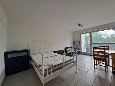 STUDIO A LOUER - ST ETIENNE - 27 m2 - 370 € charges comprises par mois