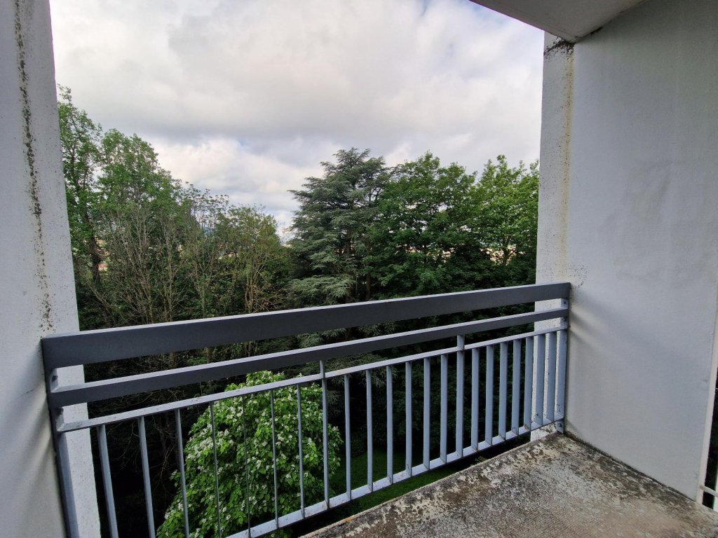 STUDIO A LOUER - ST ETIENNE - 27 m2 - 370 &euro; charges comprises par mois