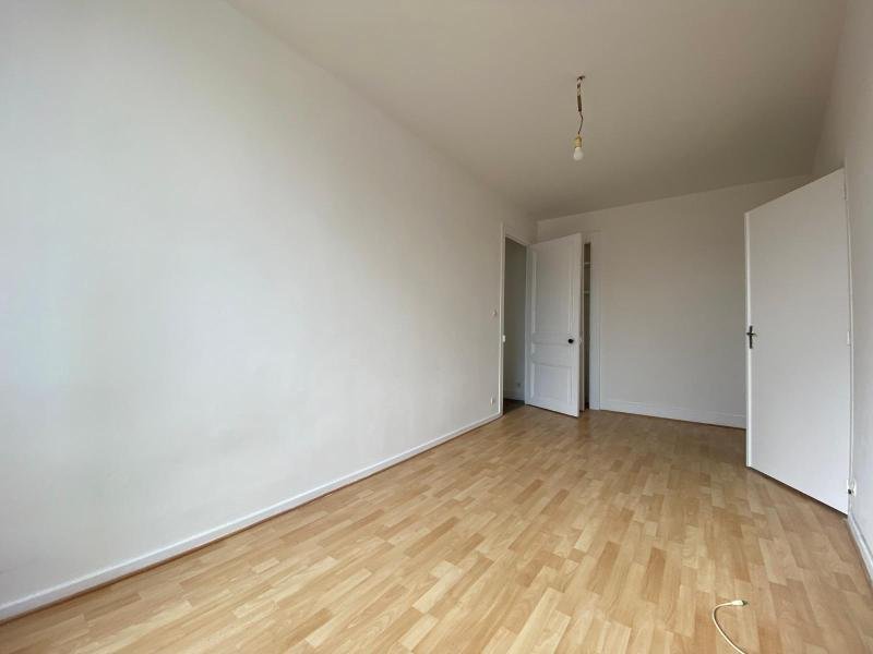 STUDIO A LOUER - ST ETIENNE - 32 m2 - 290 &euro; charges comprises par mois