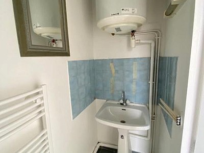 STUDIO A LOUER - ST ETIENNE - 32 m2 - 290 &euro; charges comprises par mois