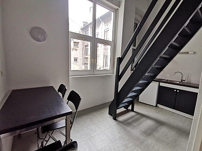 STUDIO A LOUER - ST ETIENNE - 22.47 m2 - 360 € charges comprises par mois