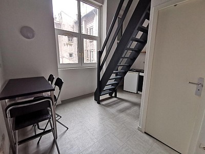 STUDIO A LOUER - ST ETIENNE - 22.47 m2 - 360 € charges comprises par mois