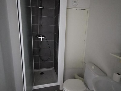 STUDIO A LOUER - ST ETIENNE - 22.47 m2 - 360 € charges comprises par mois