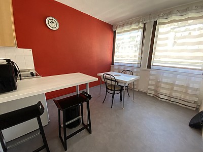 STUDIO A LOUER - ST ETIENNE - 22.16 m2 - 408 € charges comprises par mois