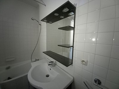 STUDIO A LOUER - ST ETIENNE - 31.75 m2 - 460 € charges comprises par mois