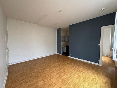 STUDIO A LOUER - ST ETIENNE - 41.25 m2 - 440 € charges comprises par mois