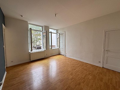 STUDIO A LOUER - ST ETIENNE - 41.25 m2 - 440 € charges comprises par mois