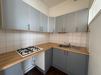STUDIO A LOUER - ST ETIENNE - 41.25 m2 - 440 € charges comprises par mois