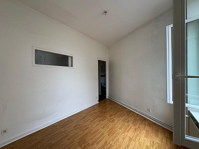 STUDIO A LOUER - ST ETIENNE - 41.25 m2 - 440 € charges comprises par mois