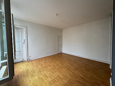 STUDIO A LOUER - ST ETIENNE - 41.25 m2 - 440 € charges comprises par mois